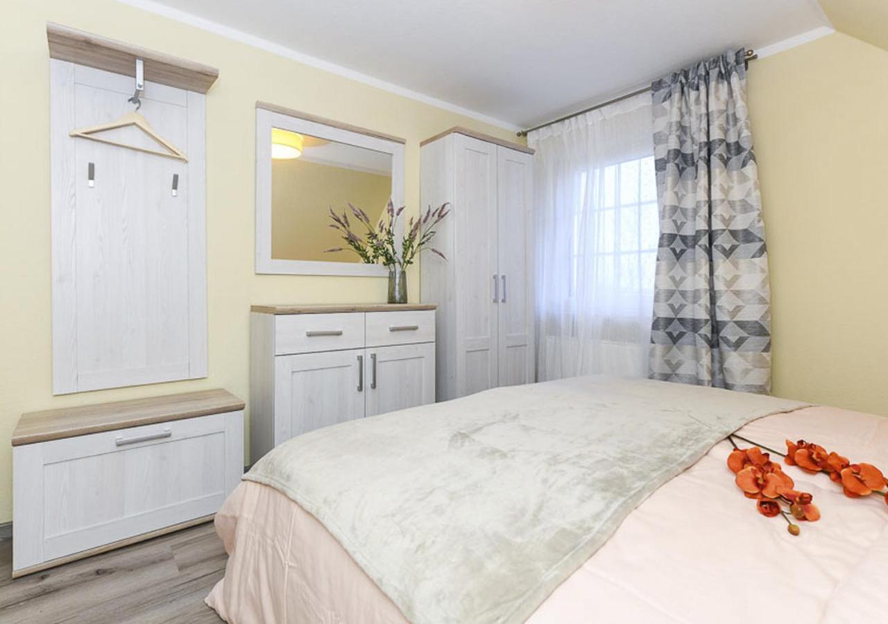 Ferienwohnung Torens-Nordsee -Apartments 2 Нойхарлингерзийл Екстериор снимка